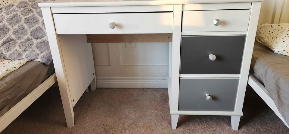 Study desk with chair - photo 3