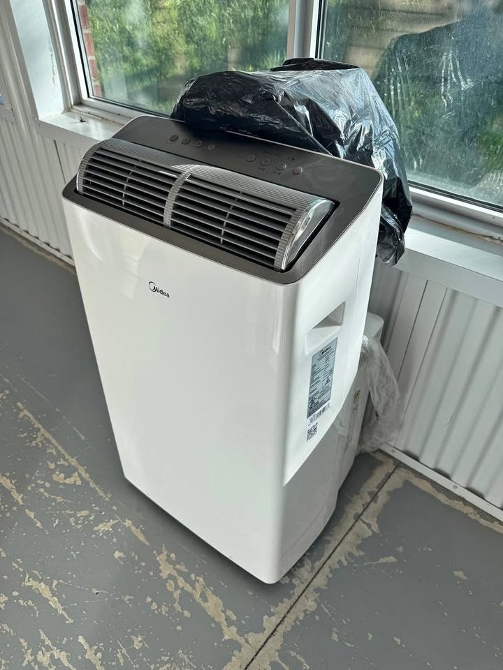 Midea AC 12000 BTU Air Purifier Dehumidifier