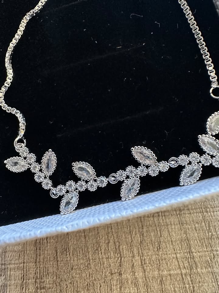 Elegant Vine Bracelet - Silver - photo 2