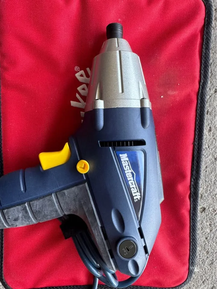 Mastercraft 3.5A ¼-in. Compact Impact Driver image indicator(2)