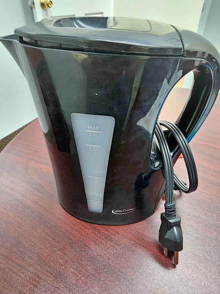 Betty Crocker Electric Kettle - Black