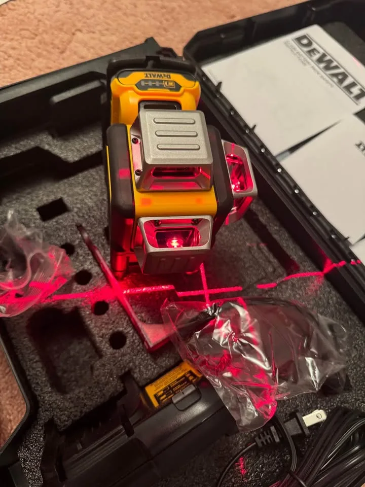 DEWALT DCE089D1R Laser (NEW) image indicator(5)