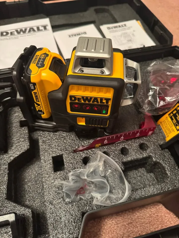 DEWALT DCE089D1R Laser (NEW) image indicator(6)