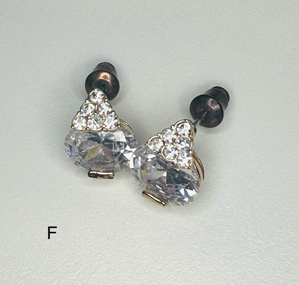 Fashionable Earrings: Spade Shape Earrings