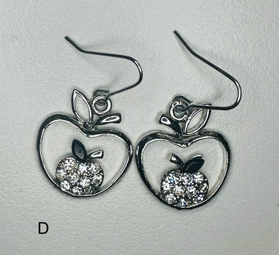 Fashionable Earrings: Apple of my eye