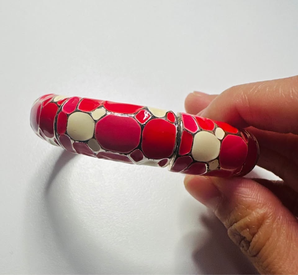 Silver-Tone-3-Tone Red Pink White Enamel Stretch Bracelet - photo 3