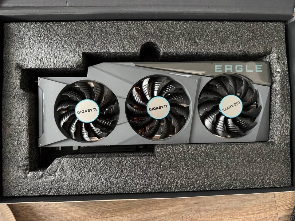 Gigabyte GeForce RTX 3080 10G Eagle OC - photo 2