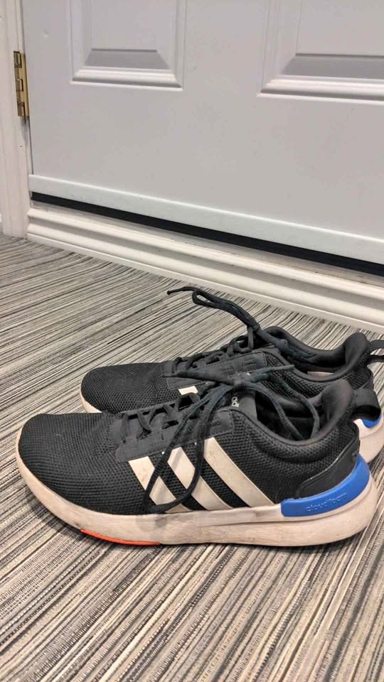 Adidas shoes size 6
