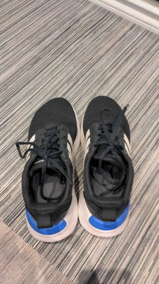 Adidas shoes size 6 - photo 2