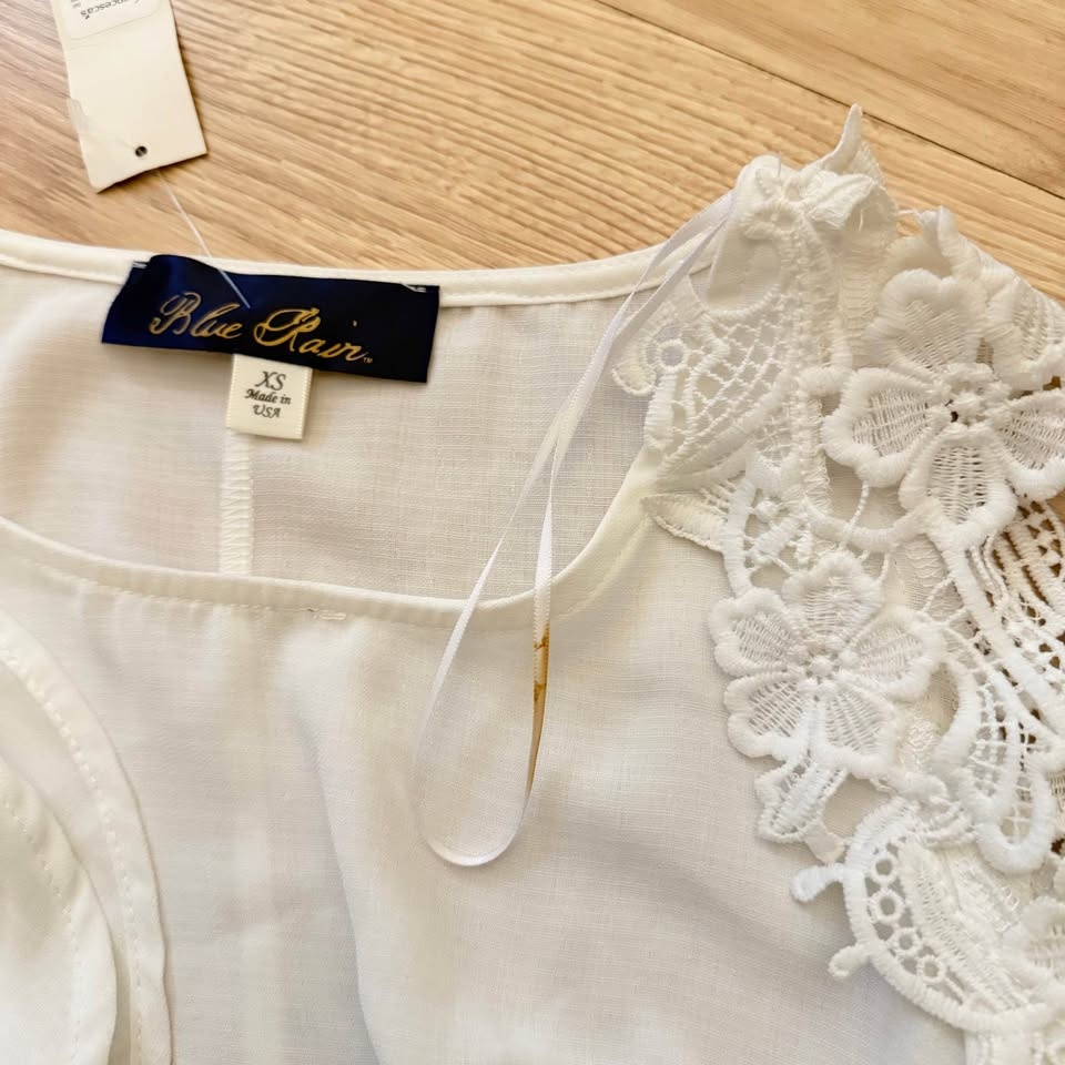 US Size XS: Bundle of 4 White/Cream Tops - photo 3