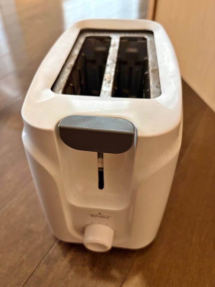 Bread Toaster