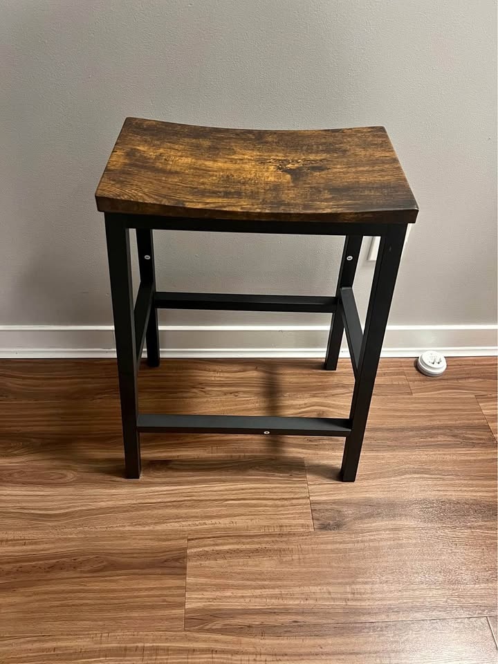 Bar stool with cushion for kitchen island