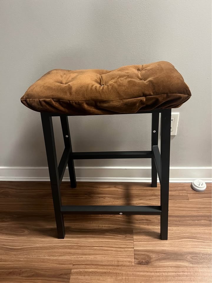 Bar stool with cushion for kitchen island - photo 2