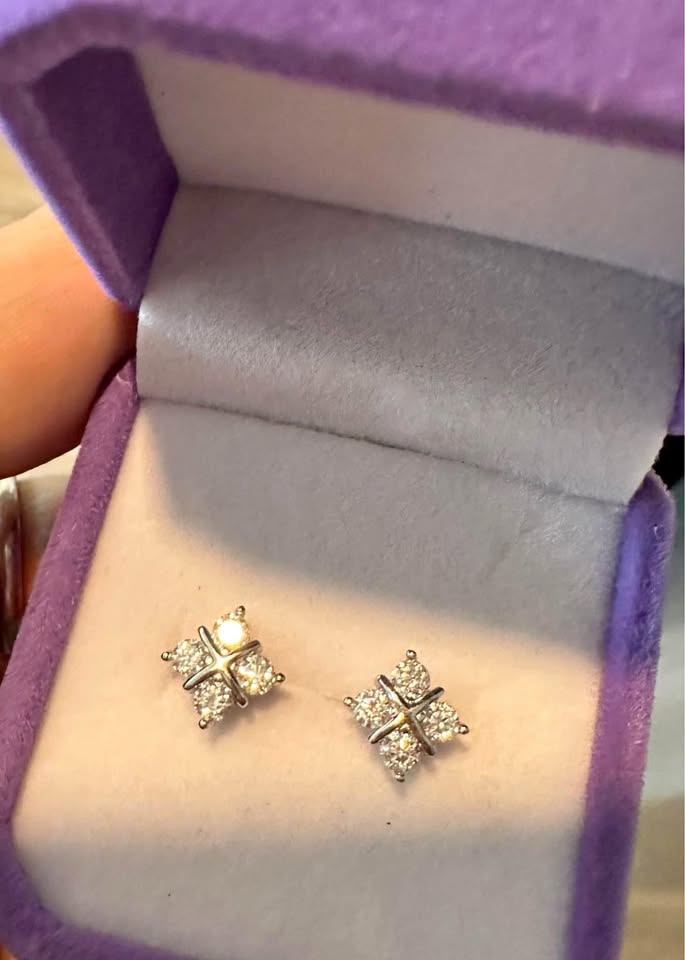 Beautiful .8 ct Diamond Square Earrings - Brand New