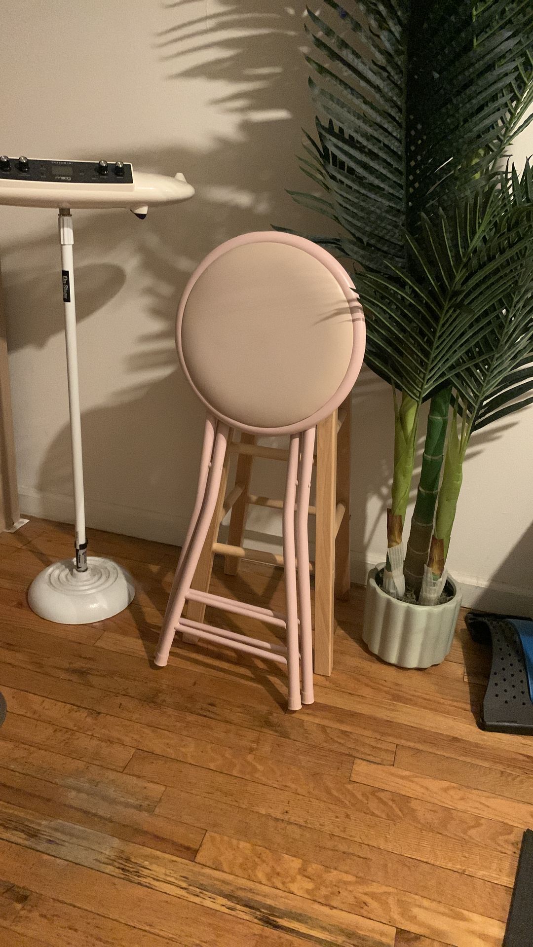 Angulo Backless 24-Inch Folding Stool - photo 4