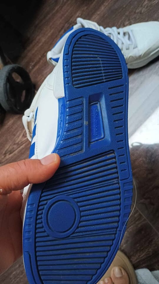 Adidas Basketball Shoes Men's Size 7 - photo 3