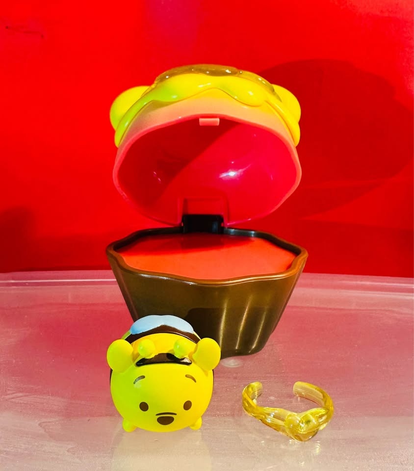 Disney Tsum Tsum Cupcake Figurines - Pooh & Stitch - photo 3
