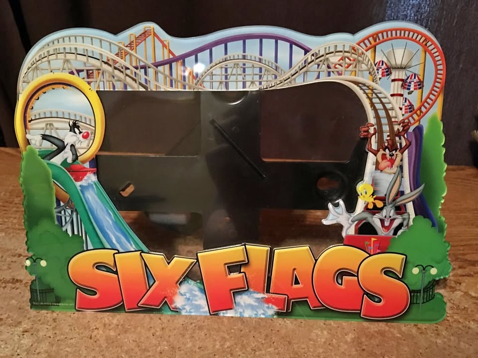 Looney Tunes Picture Frame - Six Flags Bugs Bunny, Taz, Tweety,