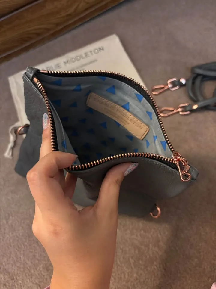 small leather purse image indicator(4)