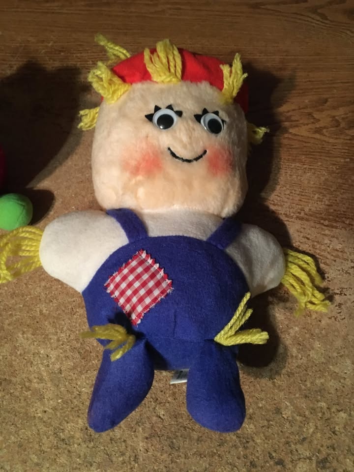 LOT OF 2 DEL MONTE YUMKINS PLUSH SCARECROW STRAWBERRY - photo 2