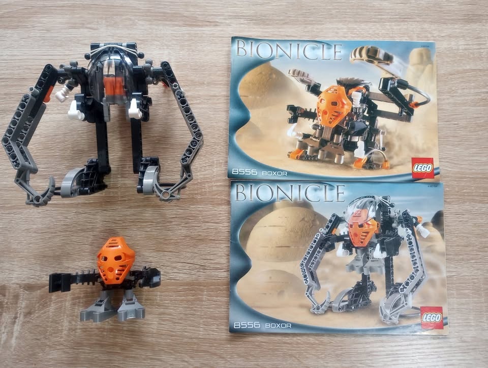 Bionicle Boxor and Matroan with Instruction Booklet - LEGO 8556