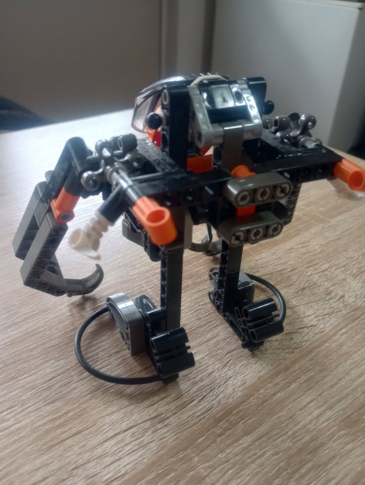 Bionicle Boxor and Matroan with Instruction Booklet - LEGO 8556 - photo 4