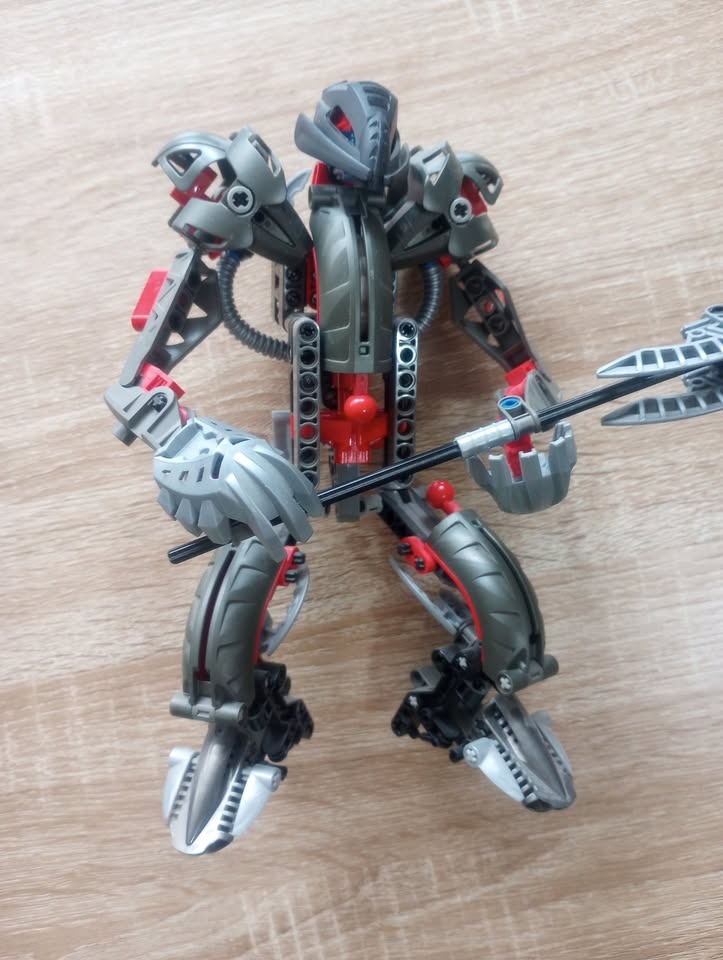 Bionicle - Makuta with Instruction Booklet - LEGO 8593 - photo 2