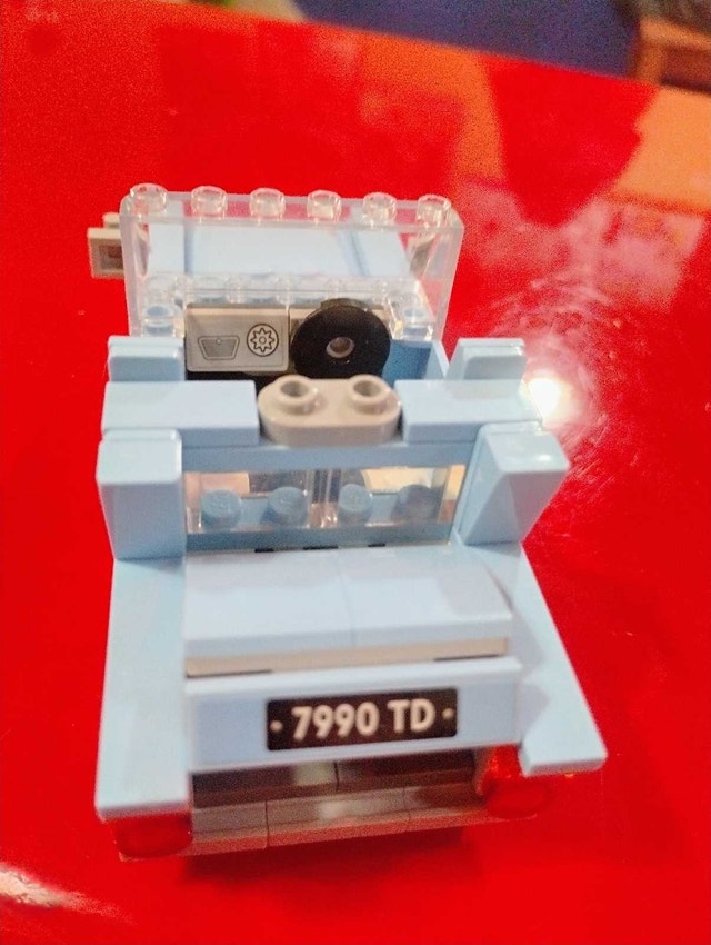 Lego Harry Potter Flying Ford Anglia - photo 3
