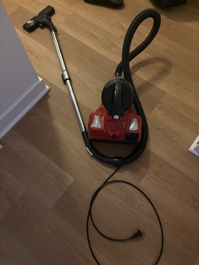 Bissell Zing II Bagless Canister Vacuum