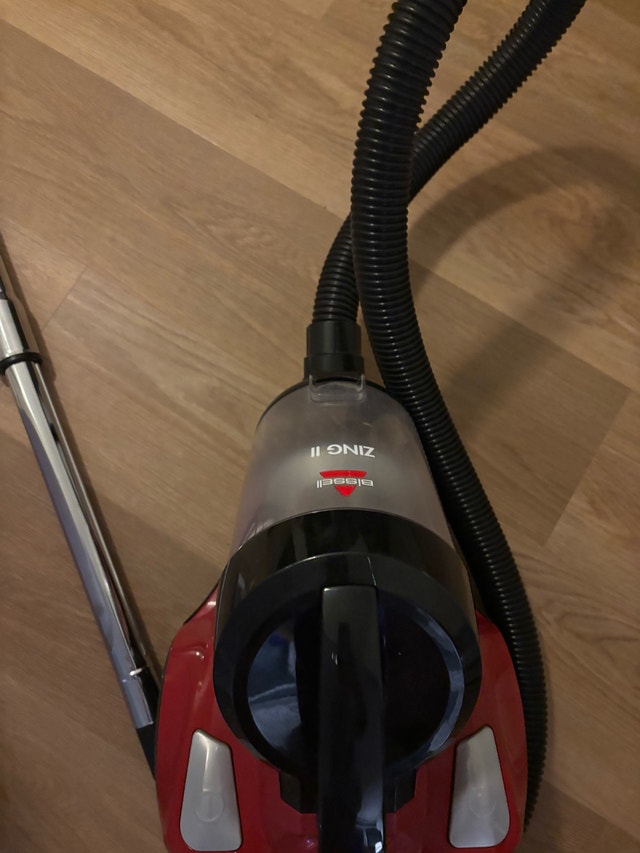 Bissell Zing II Bagless Canister Vacuum - photo 2
