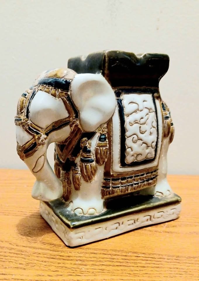 Mid Century Hollywood Regency Chinese Glazed White Elephant - photo 2