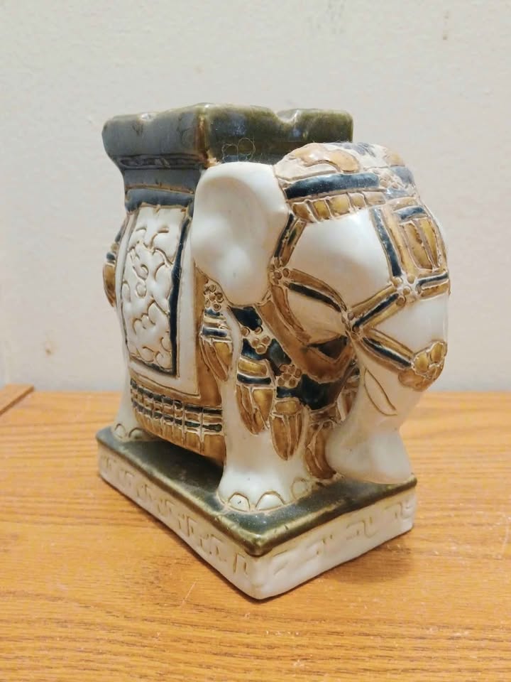 Mid Century Hollywood Regency Chinese Glazed White Elephant - photo 3