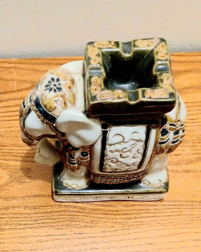 Mid Century Hollywood Regency Chinese Glazed White Elephant - photo 5