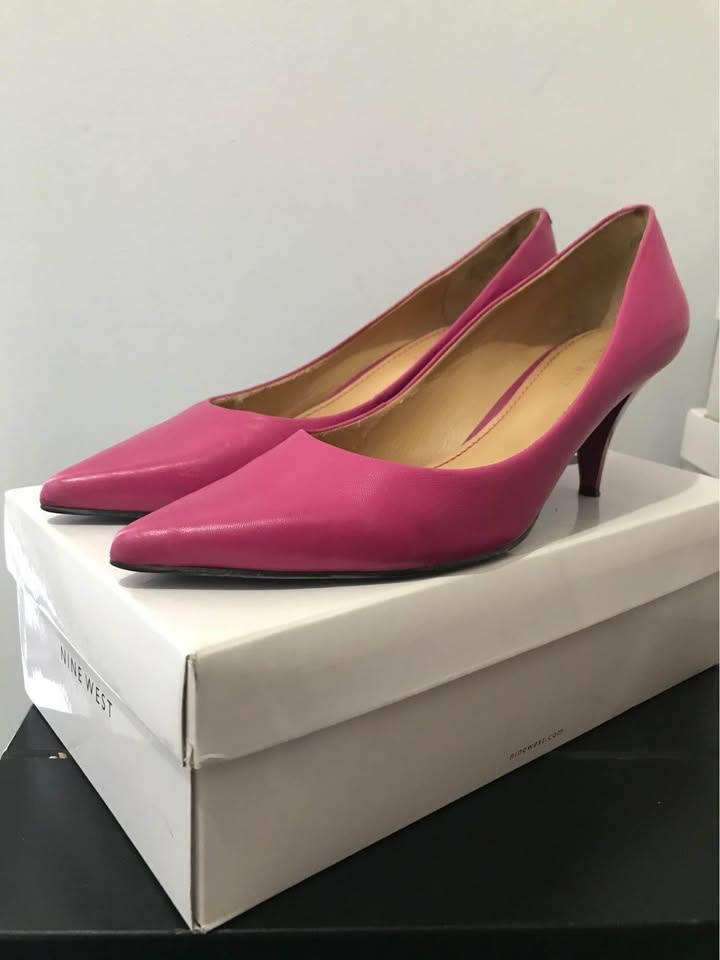 Pink Leather Kitten Heels size 7.5 - photo 2