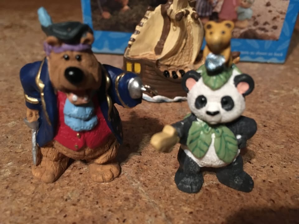 Hallmark Merry Miniatures Peter Pan Teddy Bears Set of 5 - photo 3