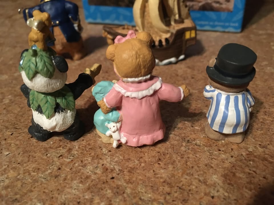 Hallmark Merry Miniatures Peter Pan Teddy Bears Set of 5 - photo 5