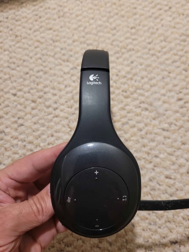 Genuine Logitech Bluetooth and 2.4 Ghz Headphones Microphone + u - photo 3