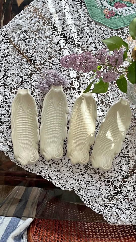 Vintage beautiful corn holder
