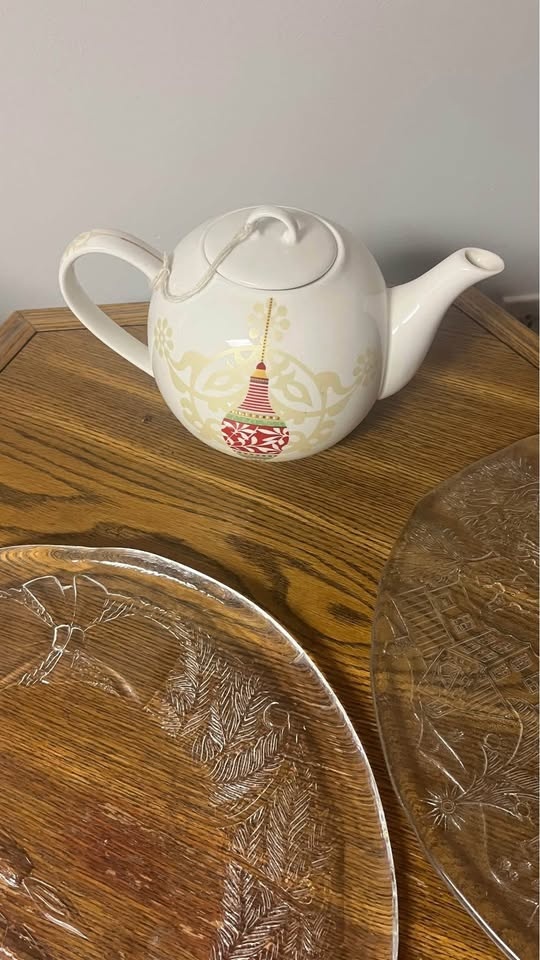 Holiday Trays and Teapot - photo 2