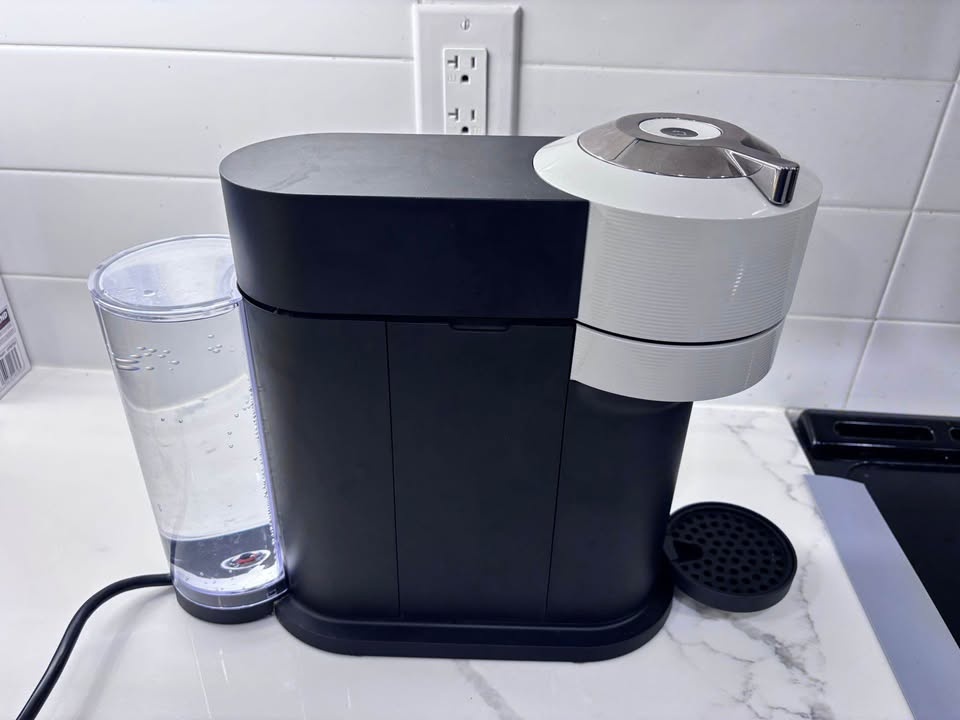 Nespresso Vertuo Next Coffee Machine + Milk Frother - photo 2