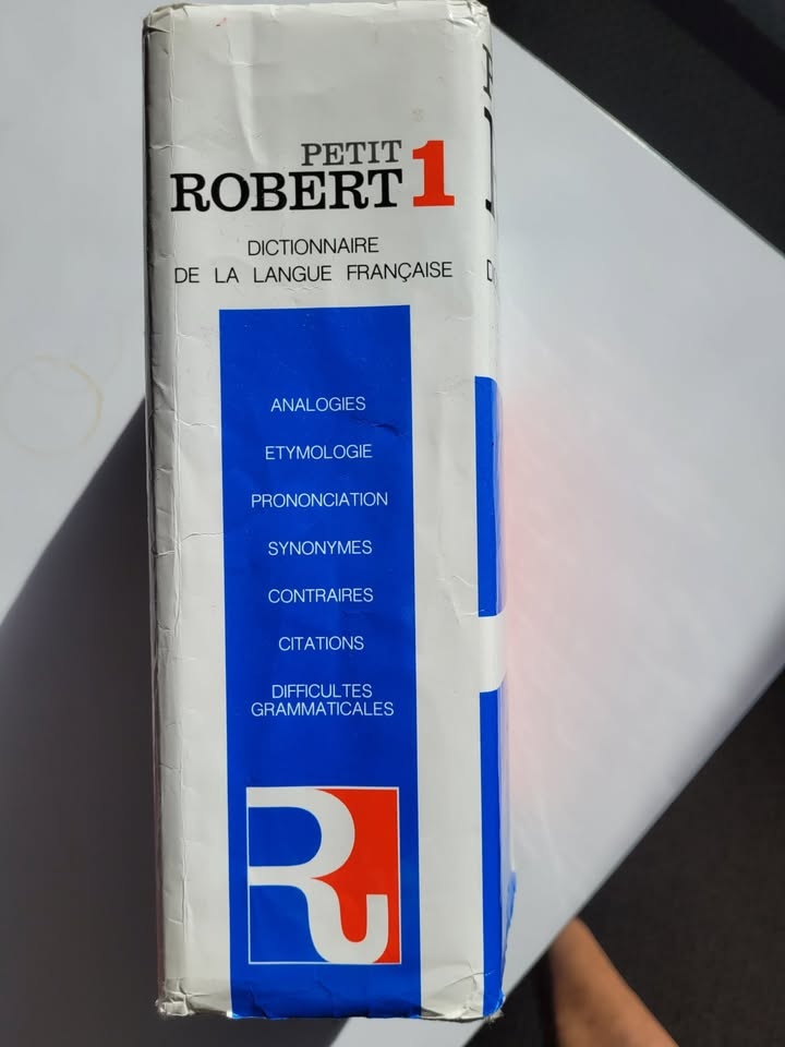 French Dictionary Petit Robert 1 - photo 2