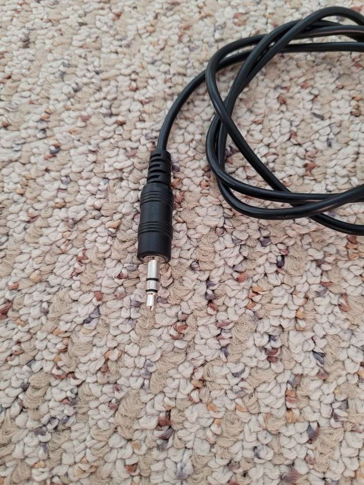 3.5mm Audio Cable - photo 3