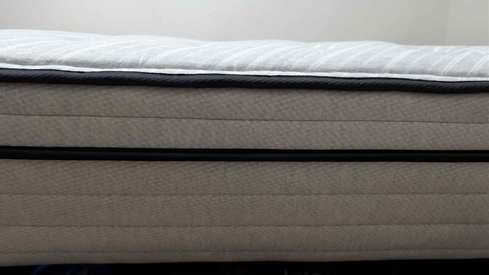 Sealy Posturepedic Queen Mattress - photo 4