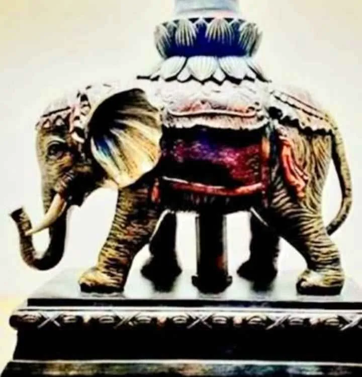 Hand Carved Saluting Elephant Statue Tall Lamp image indicator(3)