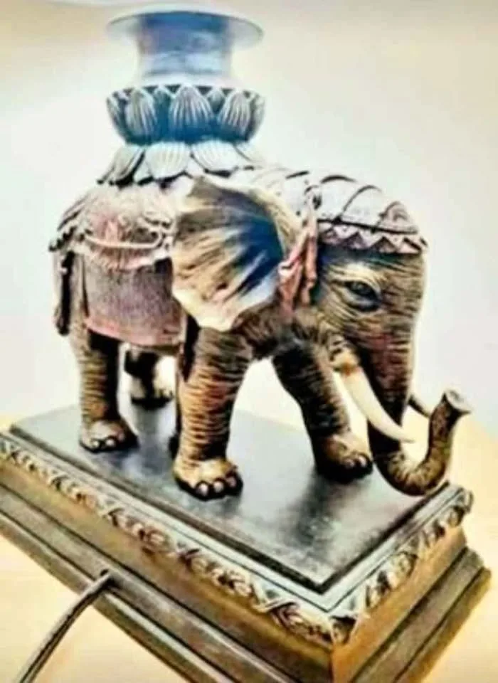 Hand Carved Saluting Elephant Statue Tall Lamp image indicator(4)
