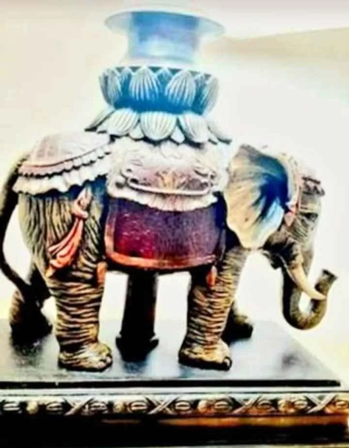 Hand Carved Saluting Elephant Statue Tall Lamp image indicator(5)