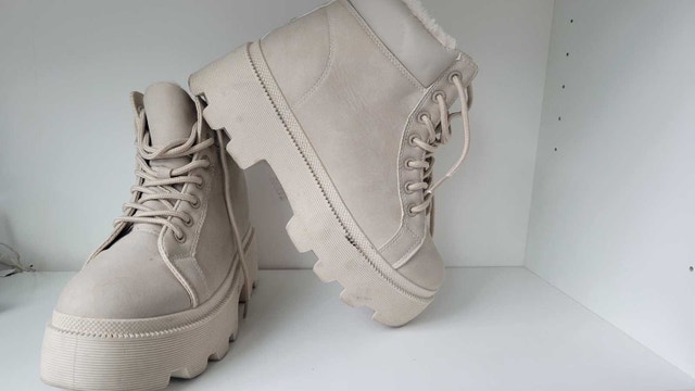 Winter Beige Boots Size 8