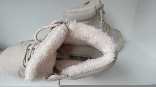 Winter Beige Boots Size 8 - photo 2