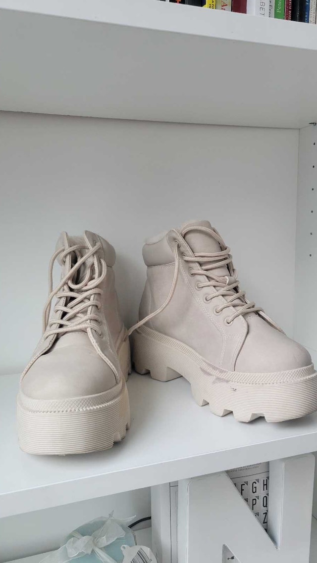 Winter Beige Boots Size 8 - photo 5