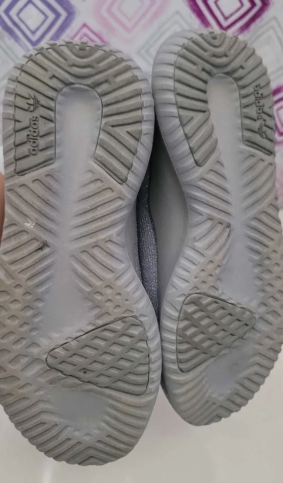 Girls Adidas Shoes Size 5 Youth image indicator(3)